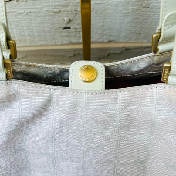 CHANEL travel line shoulder bag - Picture 7 of 17